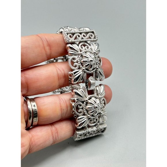 Vintage Signed Trifari Wide Silver Tone Bracelet Ornate Wide Panels Filigree - Picture 4 of 9